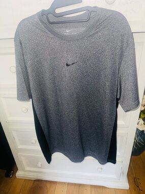 Nike Men’s Gray Dri-FIT Short Sleeve Performance Tee